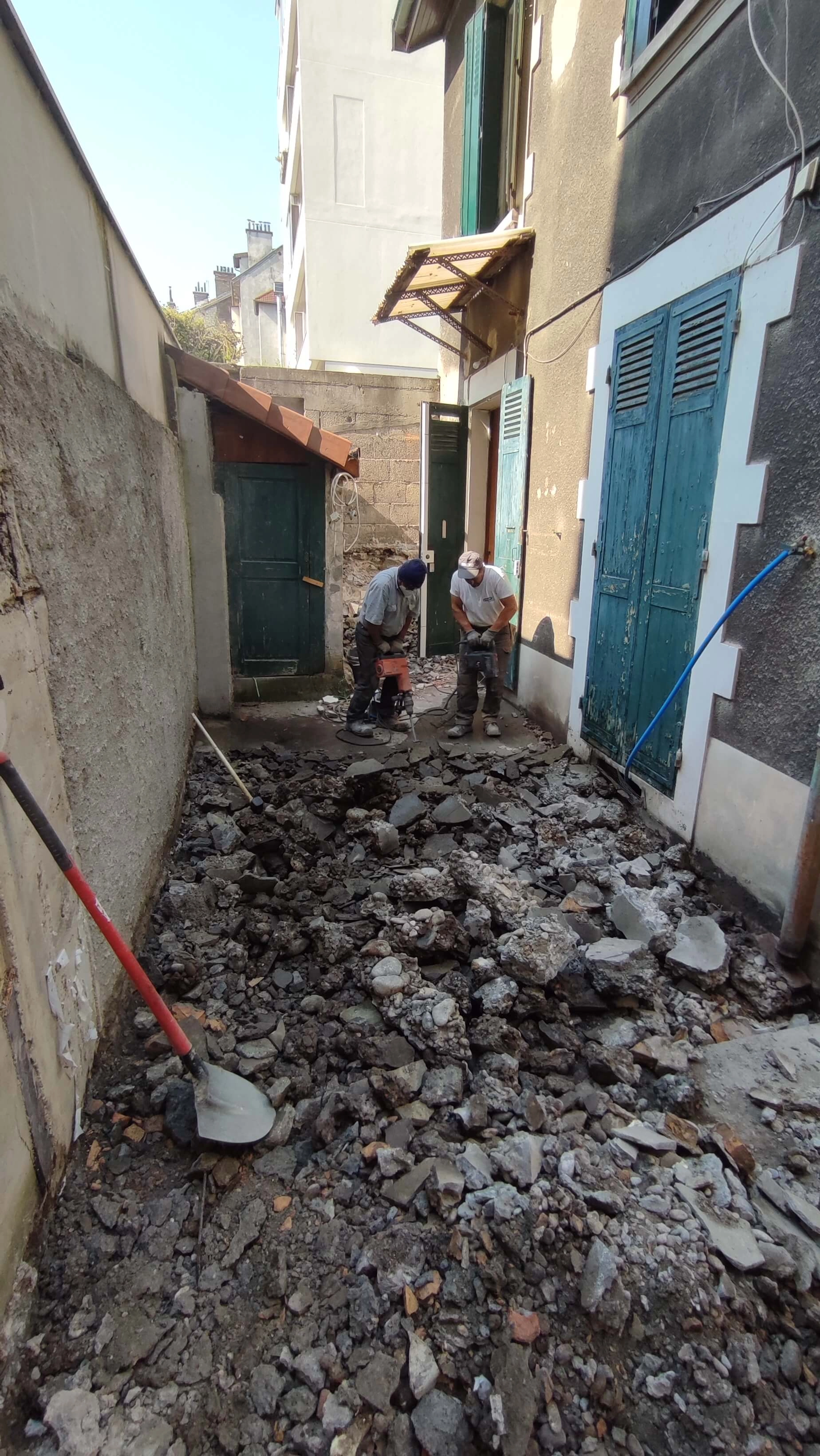 démolition extérieur cour grenoble maitre d'oeuvre